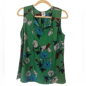NWOT CAbi Green Floral Sleeveless Blouse in Size M